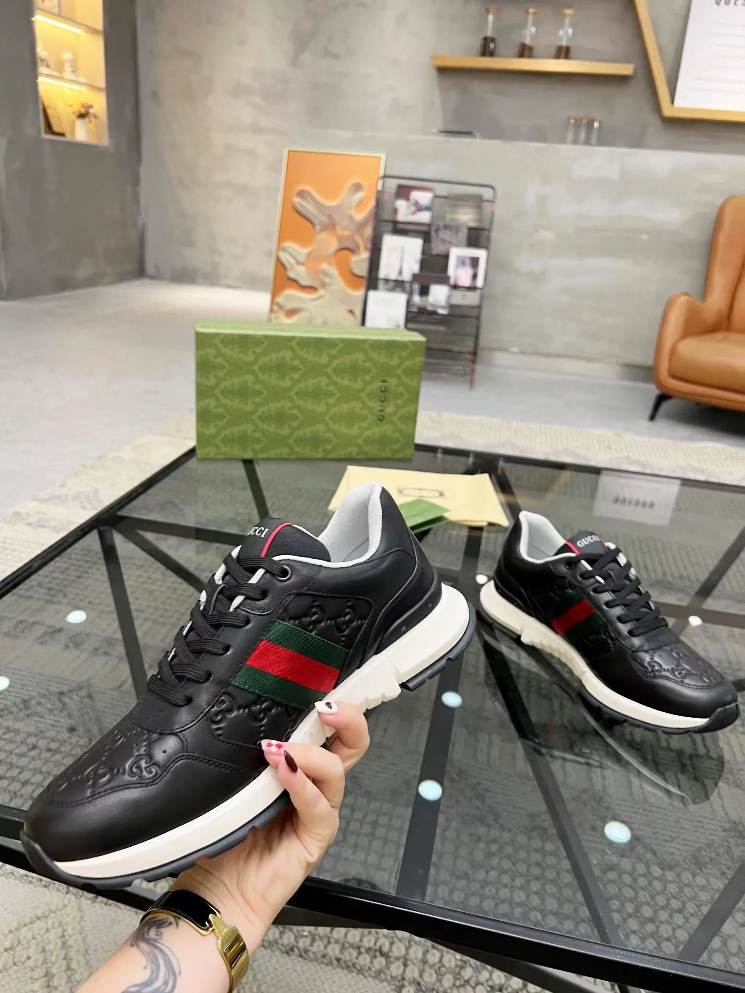 Factory price: 480💰New men's shoes GUCCI [Lightning] latest shoes shipped. Original quality, fashionable, made of special materials, sheepskin lining, brand new packaging. The foot feels super comfortable and the workmanship is impeccable. Size: 38-44, customized 45
